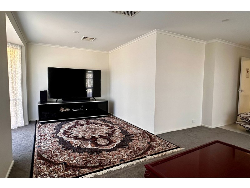 43 Springfield Crescent, Hampton Park VIC 3976