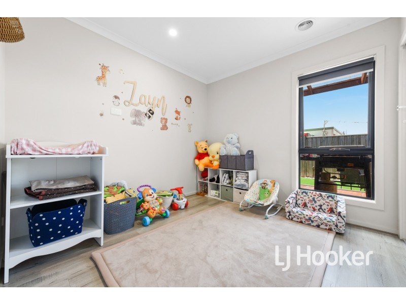 8 Compass Drive, Hampton Park VIC 3976