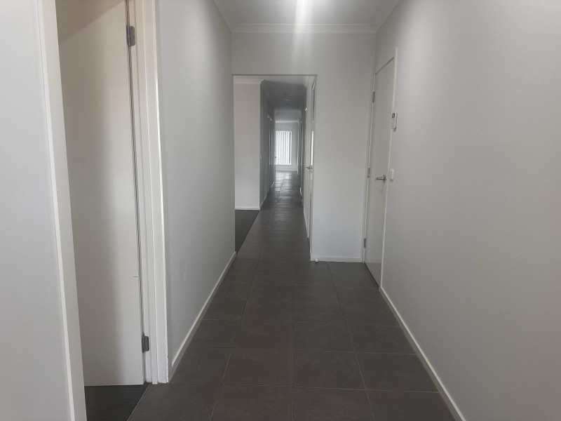 4 Bushman Way, Lynbrook VIC 3975