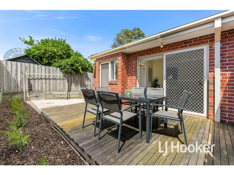 2 Strong Drive, Hampton Park VIC 3976