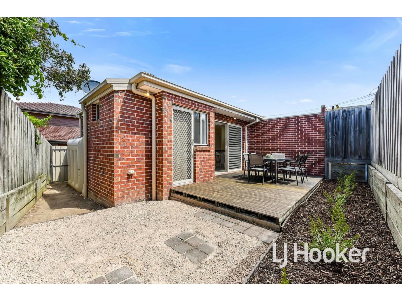 2 Strong Drive, Hampton Park VIC 3976