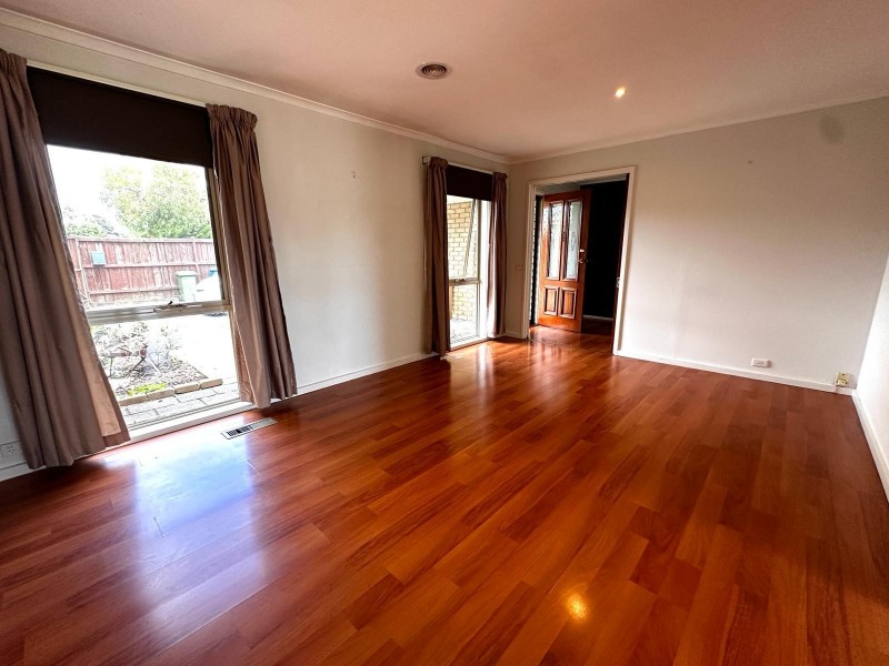 33 Camms Road, Cranbourne VIC 3977