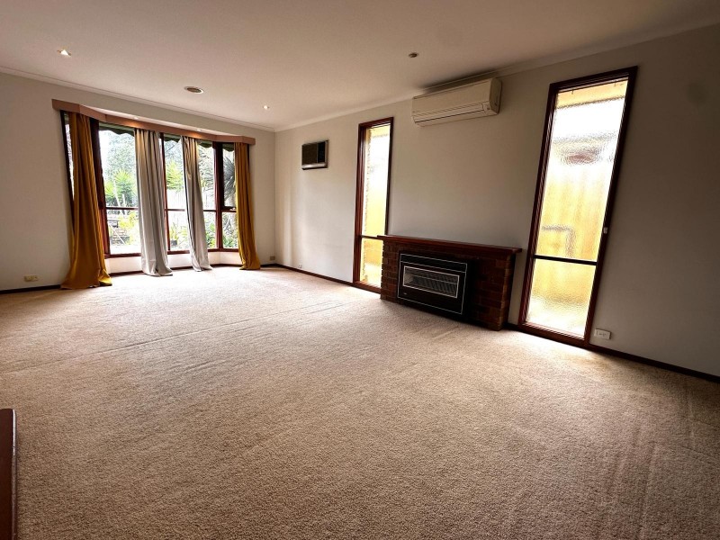 33 Camms Road, Cranbourne VIC 3977