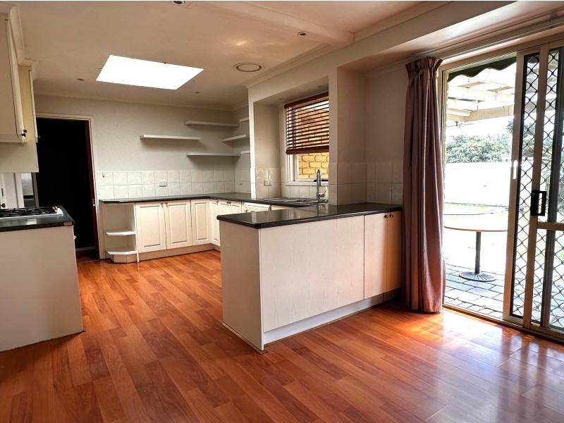 33 Camms Road, Cranbourne VIC 3977