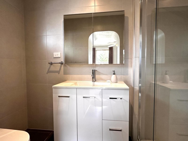 33 Camms Road, Cranbourne VIC 3977