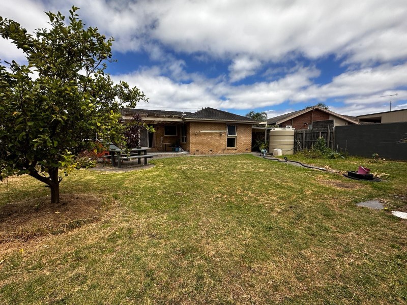 33 Camms Road, Cranbourne VIC 3977