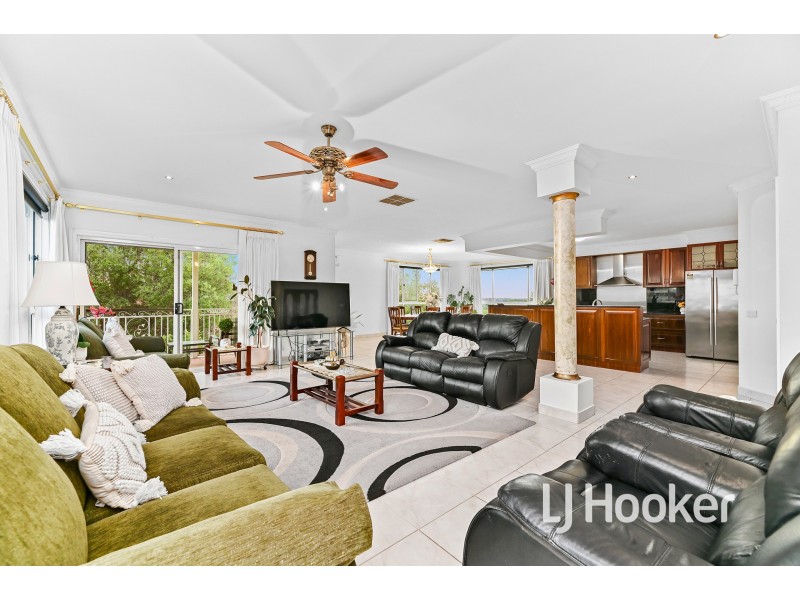 36 Montbrae Circuit, Narre Warren North VIC 3804