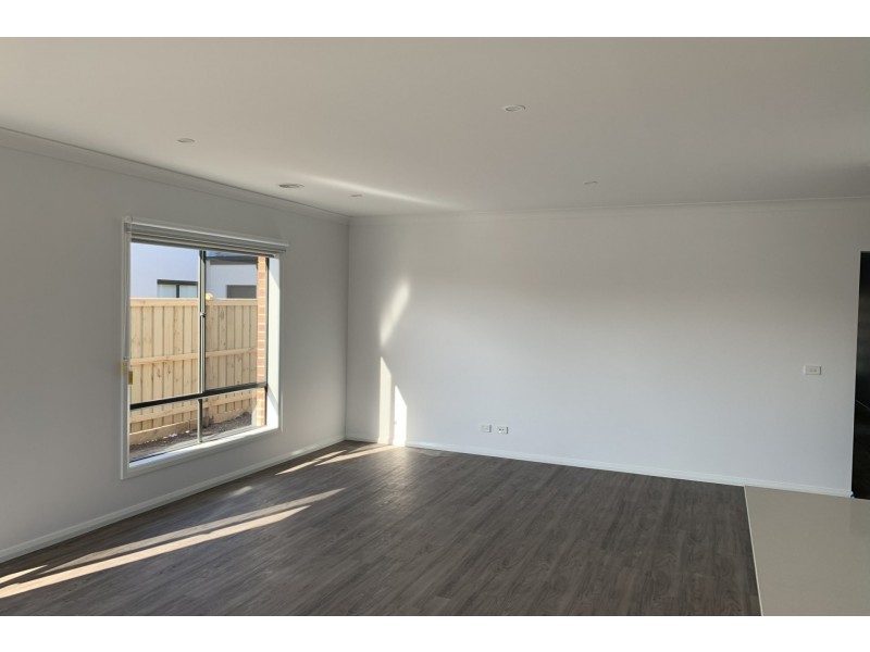 10 Altera Crescent, Officer VIC 3809