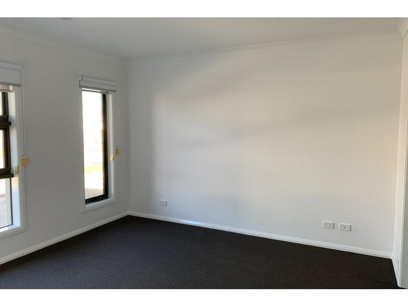 10 Altera Crescent, Officer VIC 3809