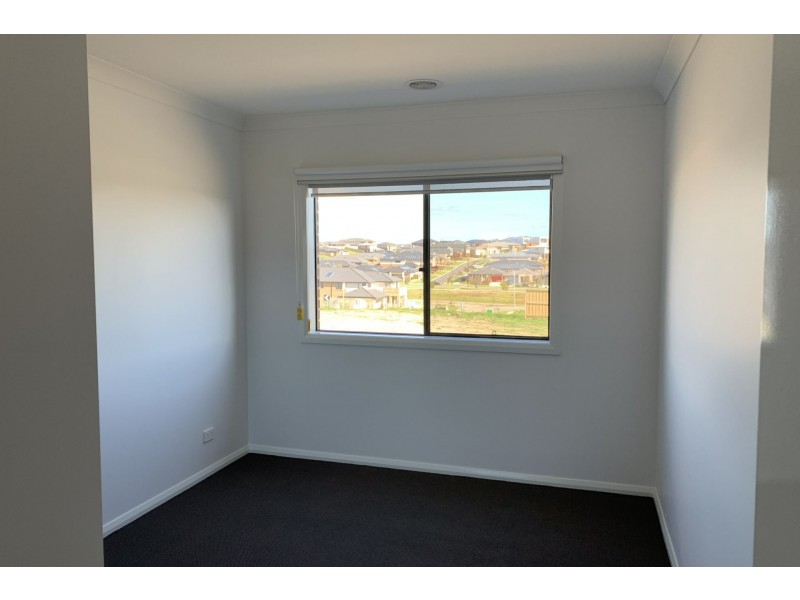 10 Altera Crescent, Officer VIC 3809