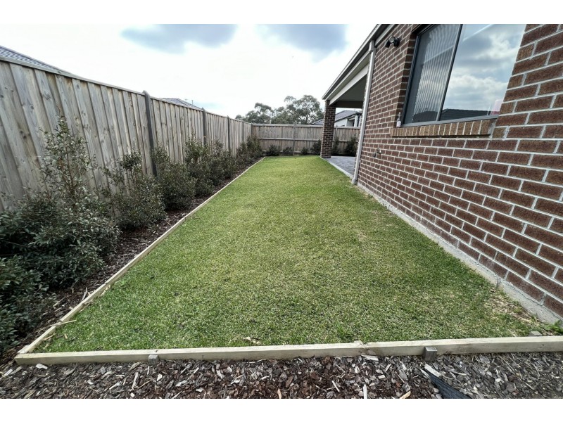 10 Altera Crescent, Officer VIC 3809