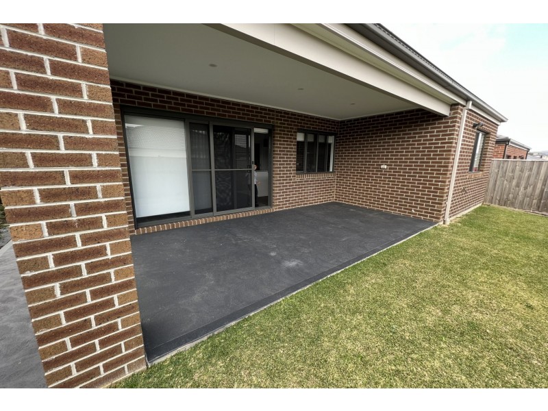 10 Altera Crescent, Officer VIC 3809