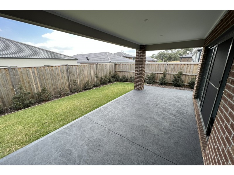 10 Altera Crescent, Officer VIC 3809