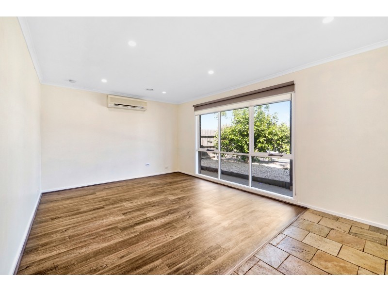 42 Monahans Road, Cranbourne VIC 3977