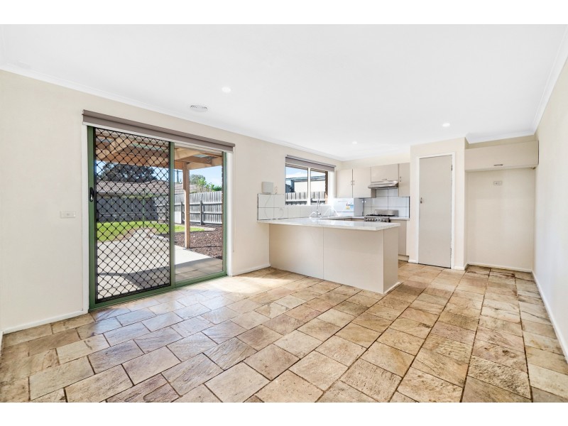 42 Monahans Road, Cranbourne VIC 3977