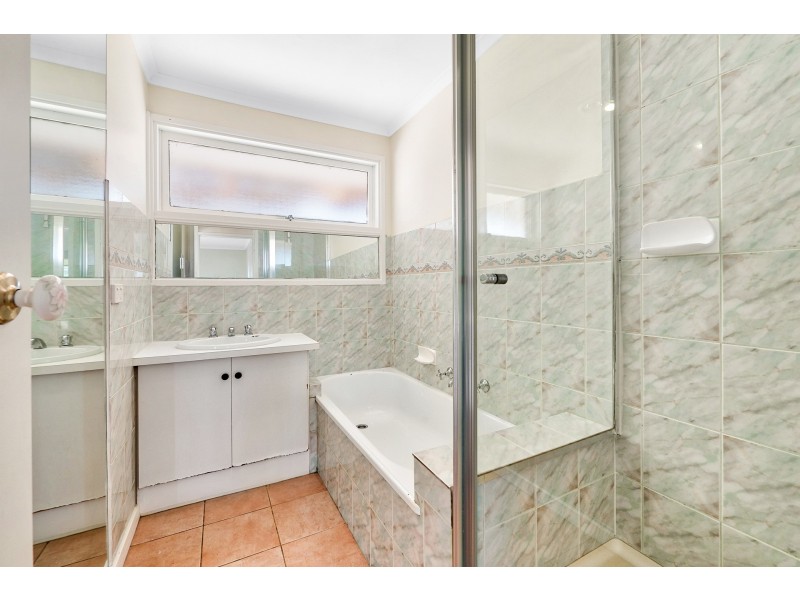 42 Monahans Road, Cranbourne VIC 3977