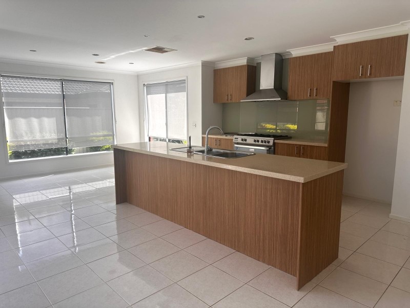 10 Nell Place, Narre Warren South VIC 3805