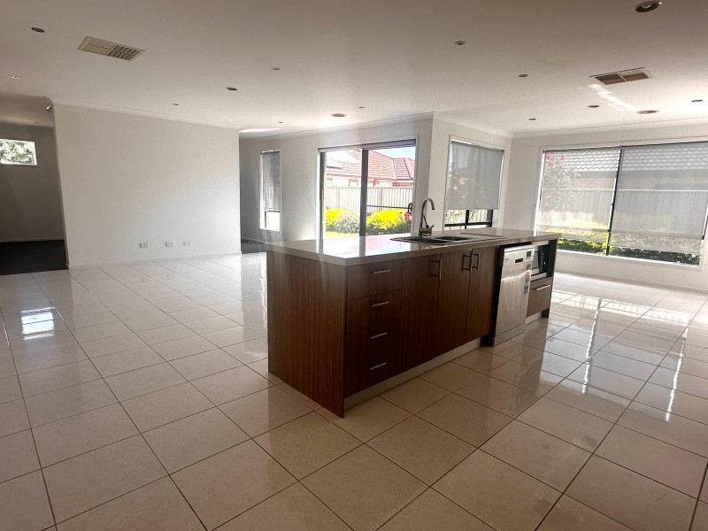 10 Nell Place, Narre Warren South VIC 3805