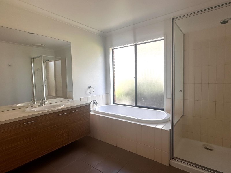 10 Nell Place, Narre Warren South VIC 3805