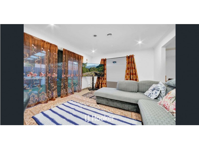 10 Strabane Way, Hampton Park VIC 3976