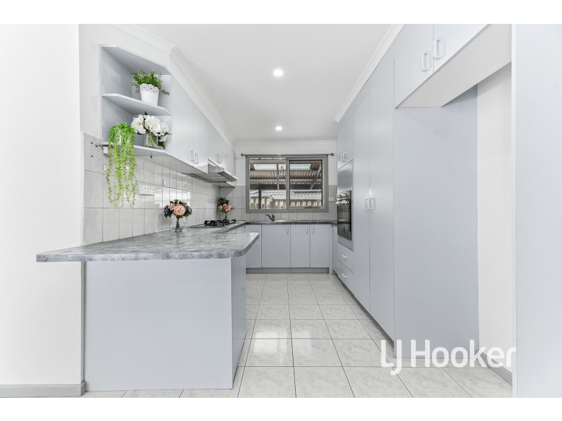 7 Bogong Close, Hallam VIC 3803