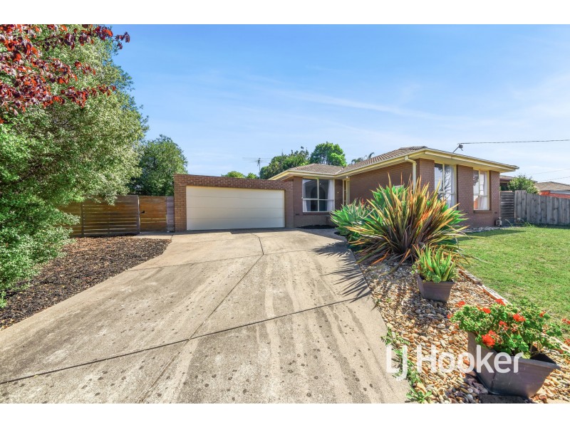 27 Warana Drive, Hampton Park VIC 3976
