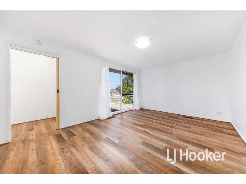 27 Warana Drive, Hampton Park VIC 3976