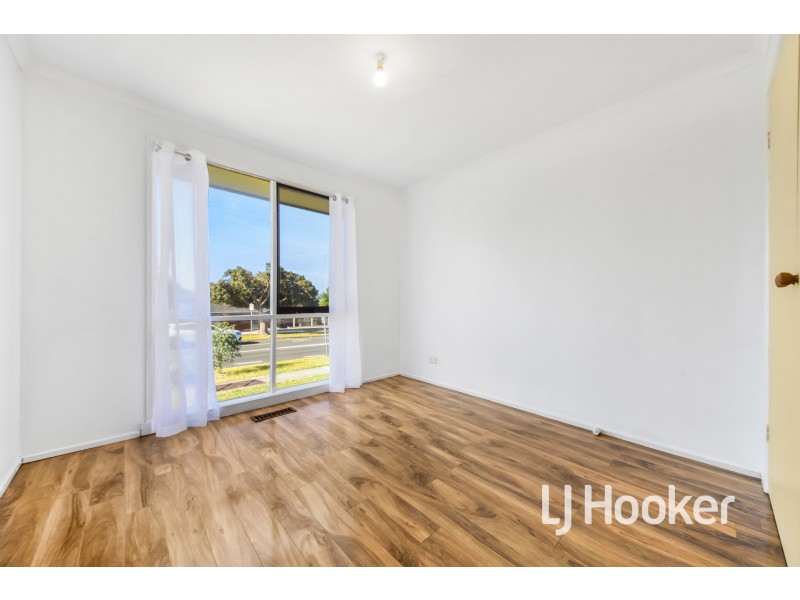 27 Warana Drive, Hampton Park VIC 3976