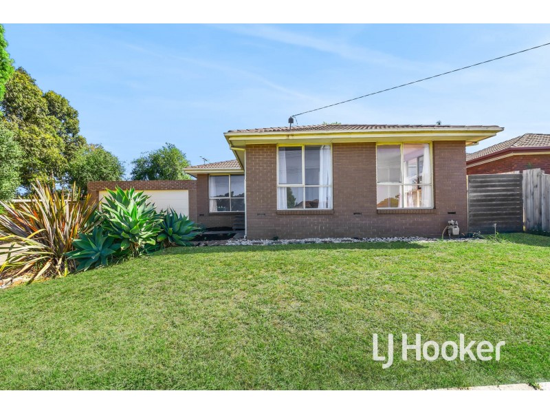 27 Warana Drive, Hampton Park VIC 3976
