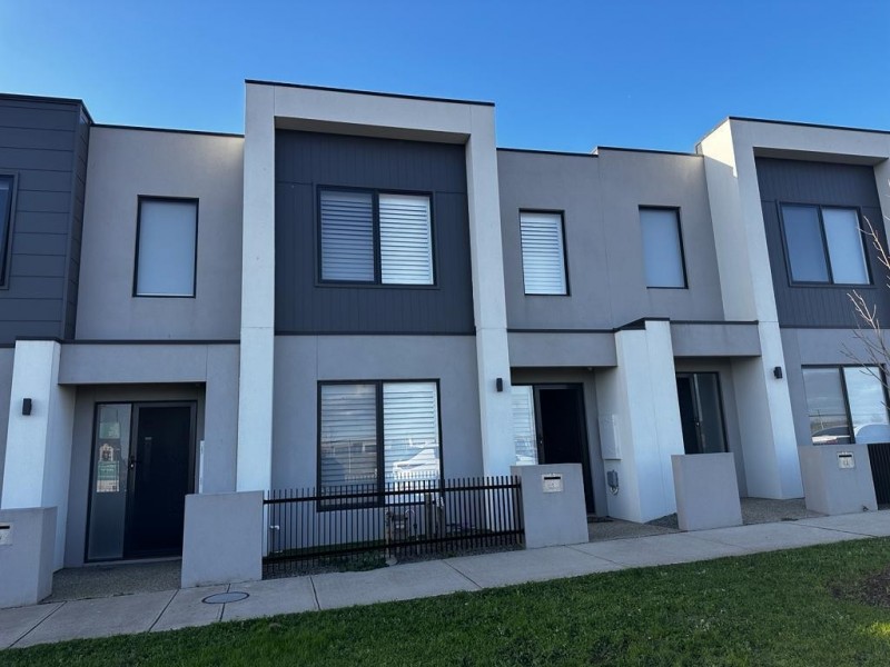 81 Ramlegh Boulevard, Clyde North VIC 3978