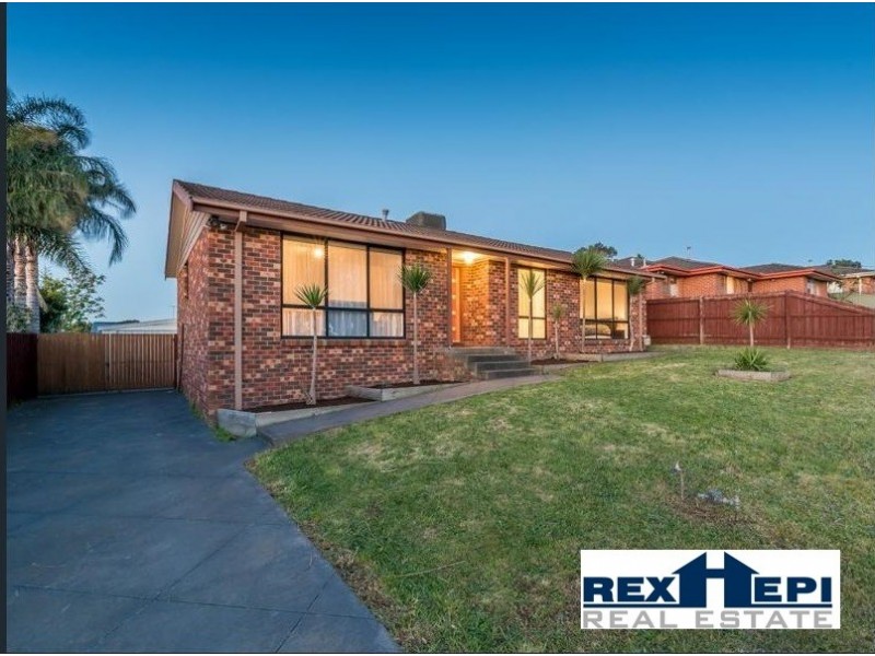 66 Oaktree Drive, Hampton Park VIC 3976
