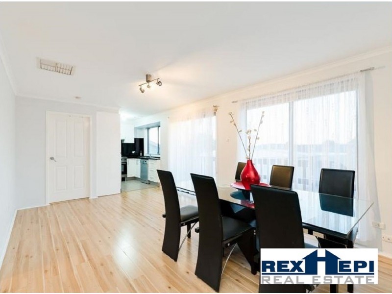 66 Oaktree Drive, Hampton Park VIC 3976