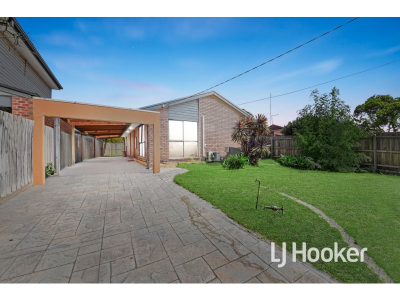 37 Green Valley Crescent, Hampton Park VIC 3976