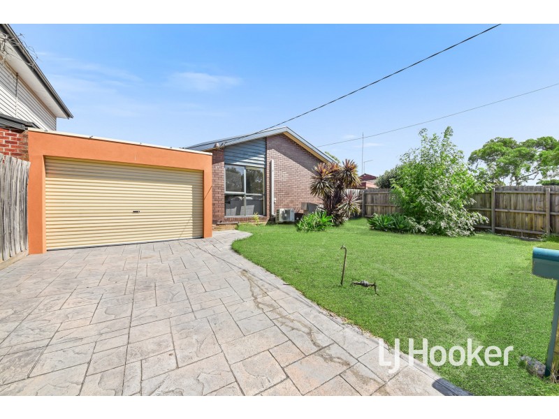 37 Green Valley Crescent, Hampton Park VIC 3976