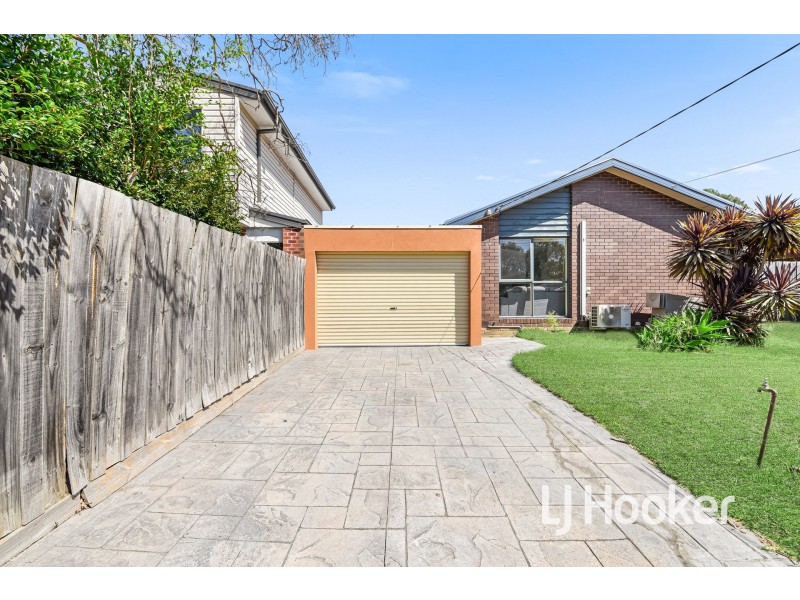 37 Green Valley Crescent, Hampton Park VIC 3976