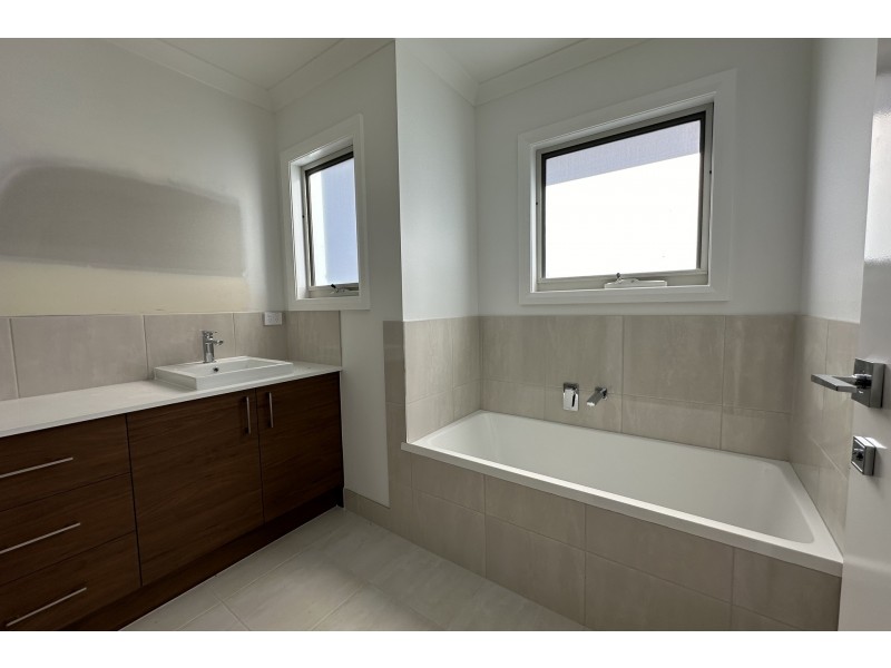 1/68 Frawley Road, Hallam VIC 3803