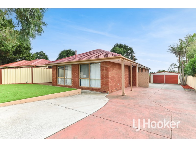 13 Ralph Crescent, Hampton Park VIC 3976