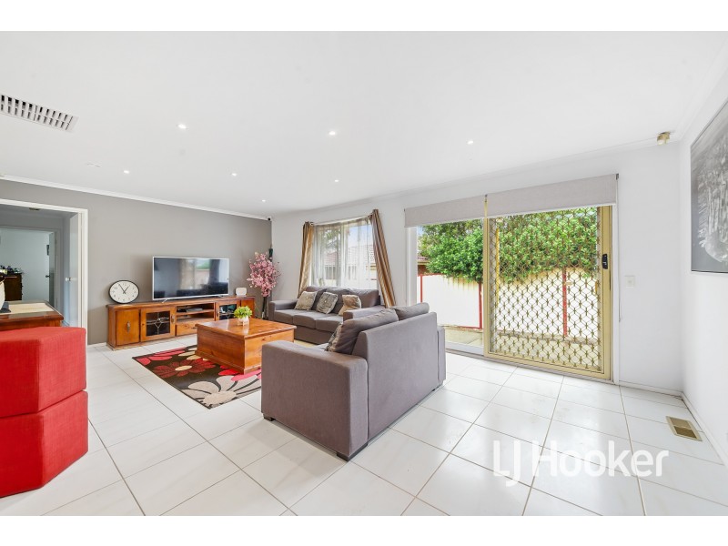 13 Ralph Crescent, Hampton Park VIC 3976