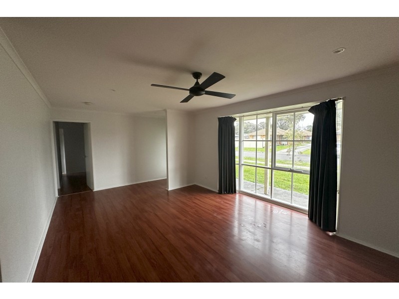 70 Gipps Crescent, Cranbourne North VIC 3977