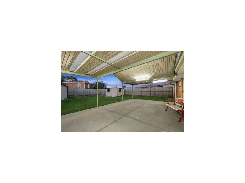 70 Gipps Crescent, Cranbourne North VIC 3977