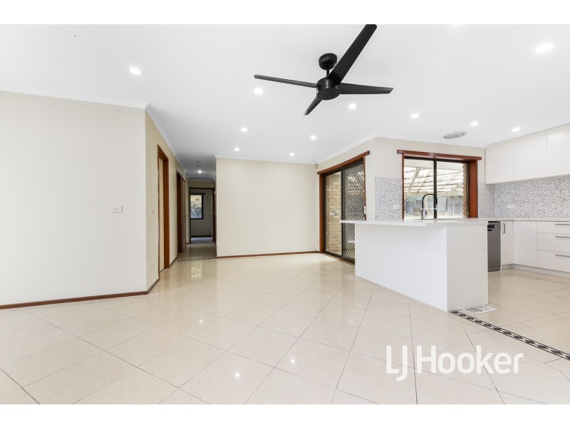 11 Dalvana Court, Hampton Park VIC 3976