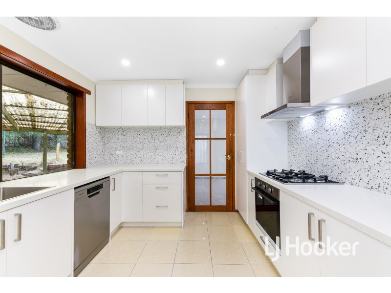 11 Dalvana Court, Hampton Park VIC 3976