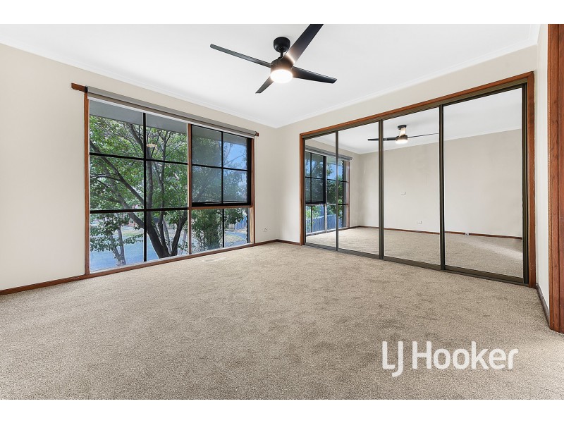 11 Dalvana Court, Hampton Park VIC 3976