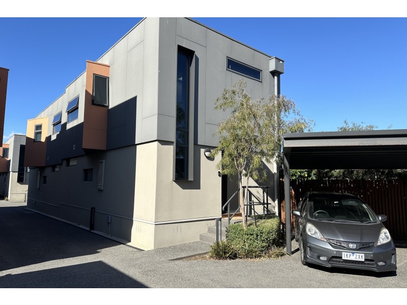 2/27 New Street, Dandenong VIC 3175