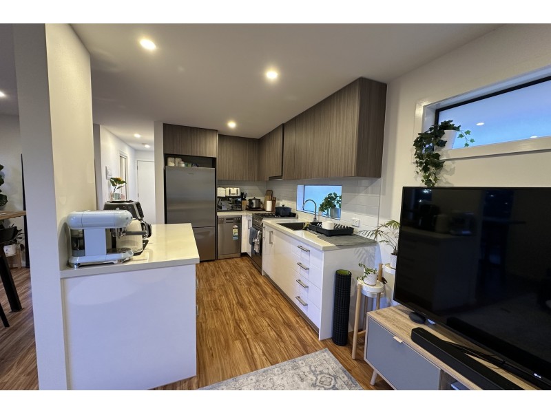 2/27 New Street, Dandenong VIC 3175