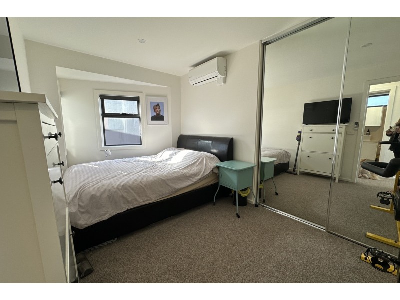 2/27 New Street, Dandenong VIC 3175