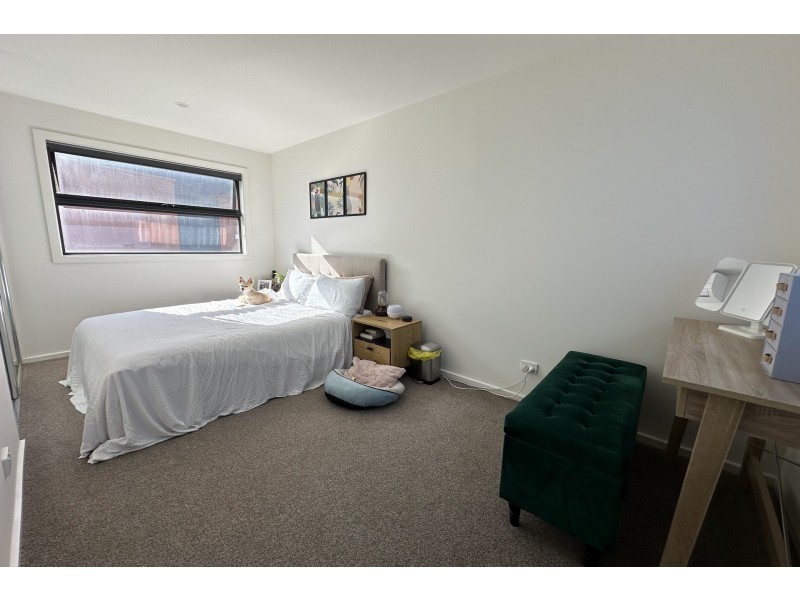 2/27 New Street, Dandenong VIC 3175