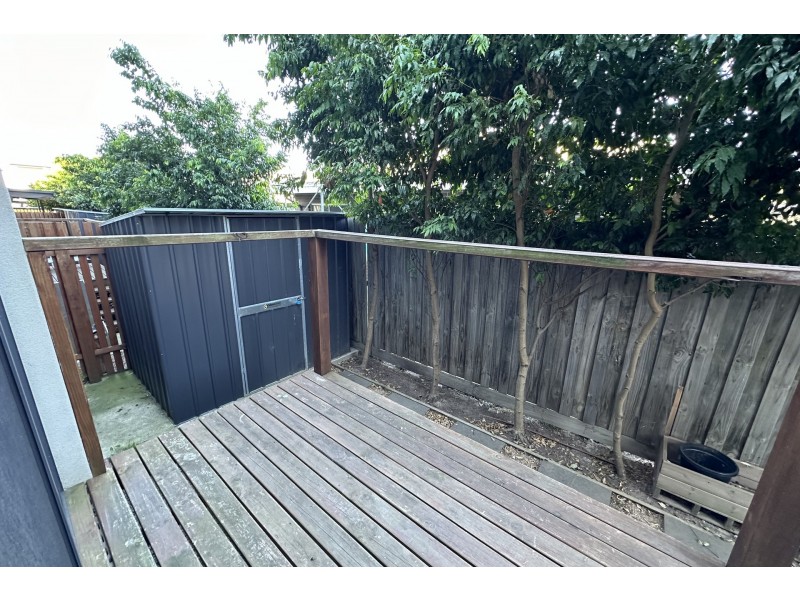 2/27 New Street, Dandenong VIC 3175