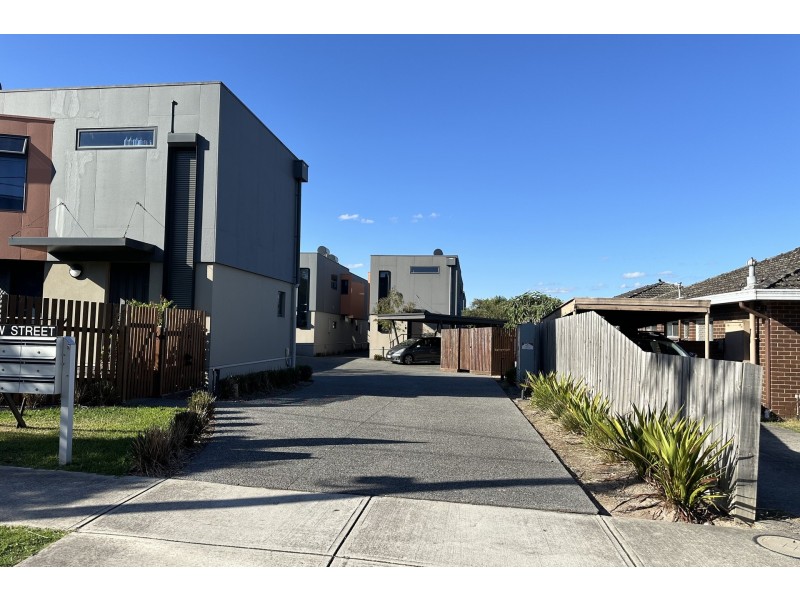 2/27 New Street, Dandenong VIC 3175