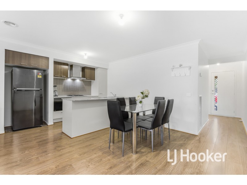 44 Scotland Circuit, Cranbourne West VIC 3977